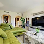 Cozy, 1 Bedroom Holiday Condo On The Sunny Riviera