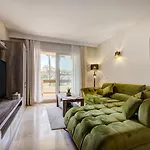 Cozy, 1 Bedroom Holiday Condo On The Sunny Riviera