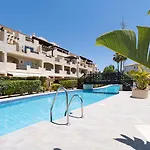 Cozy, 1 Bedroom Holiday Condo On The Sunny Riviera