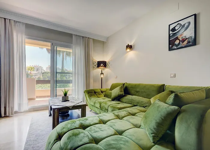Cozy, 1 Bedroom Holiday Condo On The Sunny Riviera